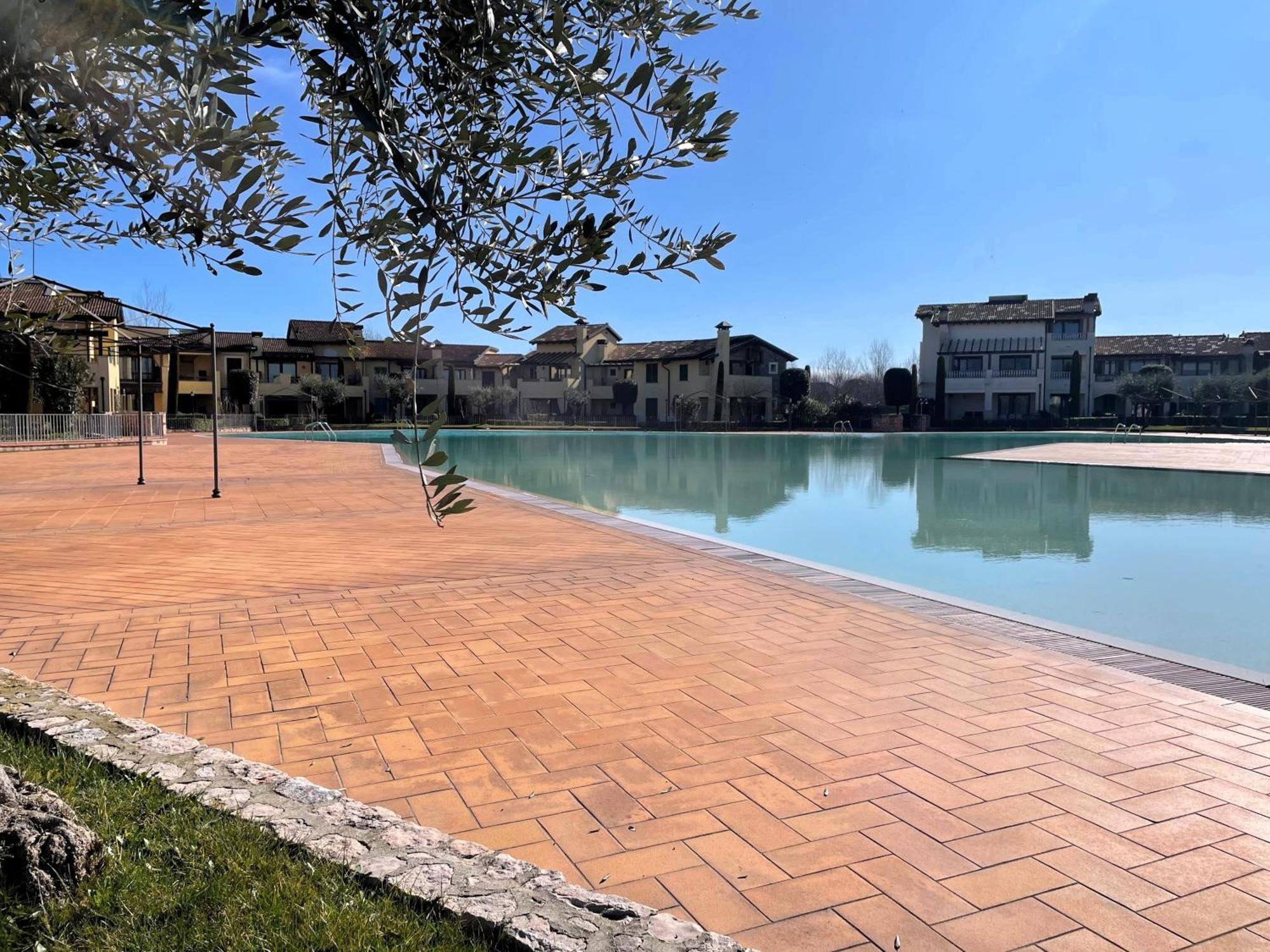 Garda Resort Village 11 Πεσκιέρα ντελ Γκάρντα Εξωτερικό φωτογραφία